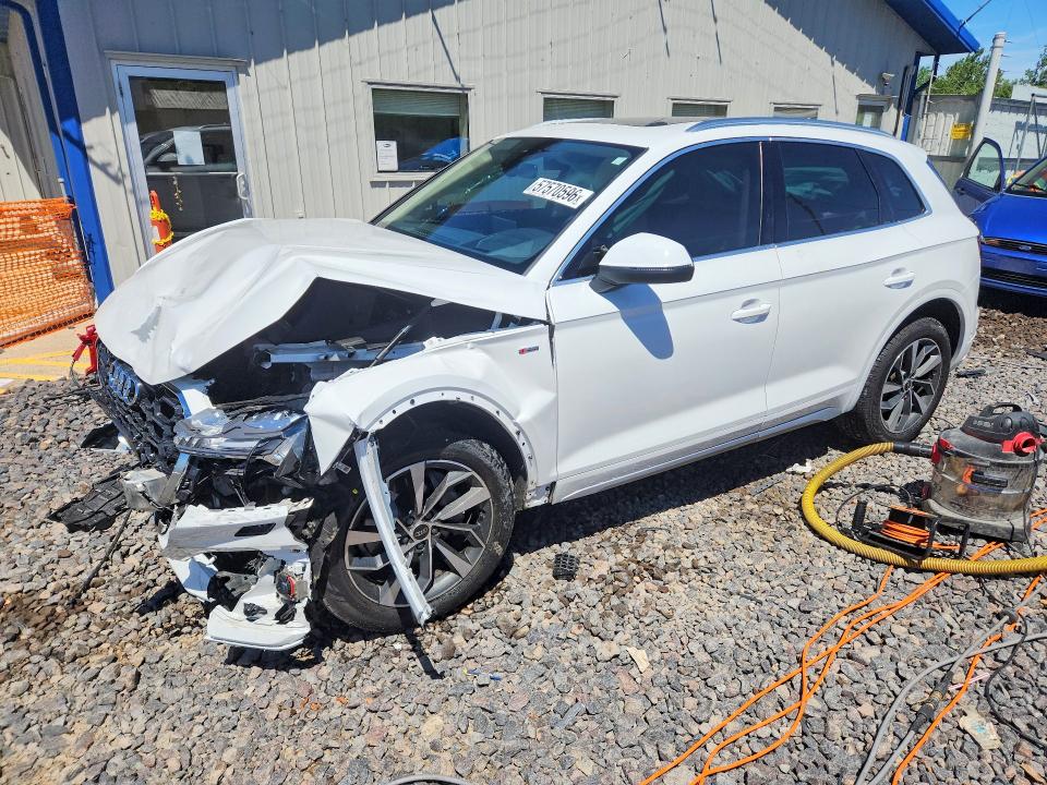 2024 Audi Q5 VIN WA1FAAFY8R2024276 — COPART salvage auction photo