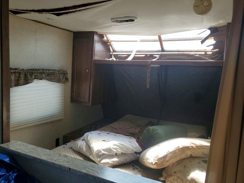 2016 Prowler Trav trail VIN 5SFPB2928GE318015 COPART salvage auction — ROLLOVER, NY - MV-907A SALVAGE CERTIFICATE, sold $10 on 2026-07-16 (photo 5)