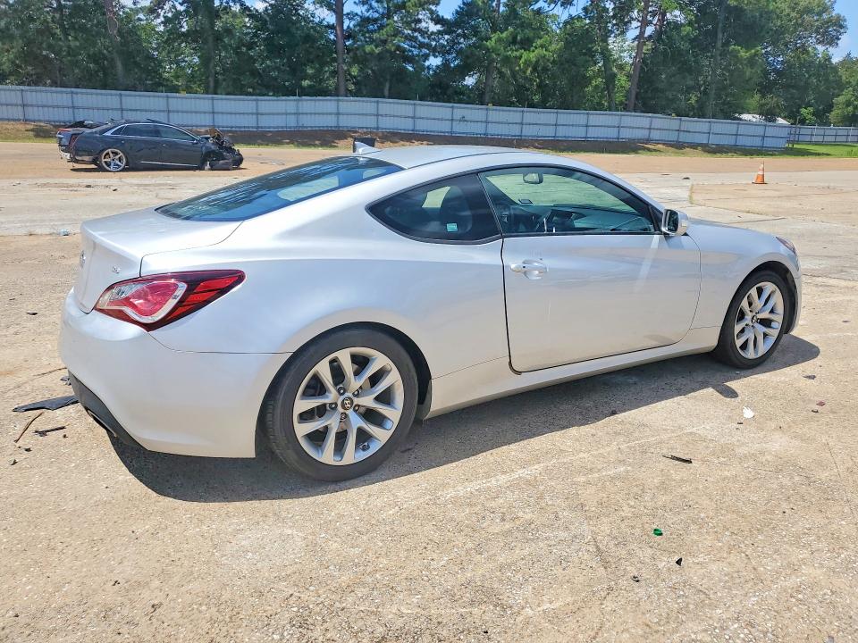 2015 Hyundai Genesis VIN KMHHU6KJ8FU124370 COPART salvage auction — REAR END, Tx - Salvage Vehicle Title, sold $1,950 on 2026-07-13 (photo 3)