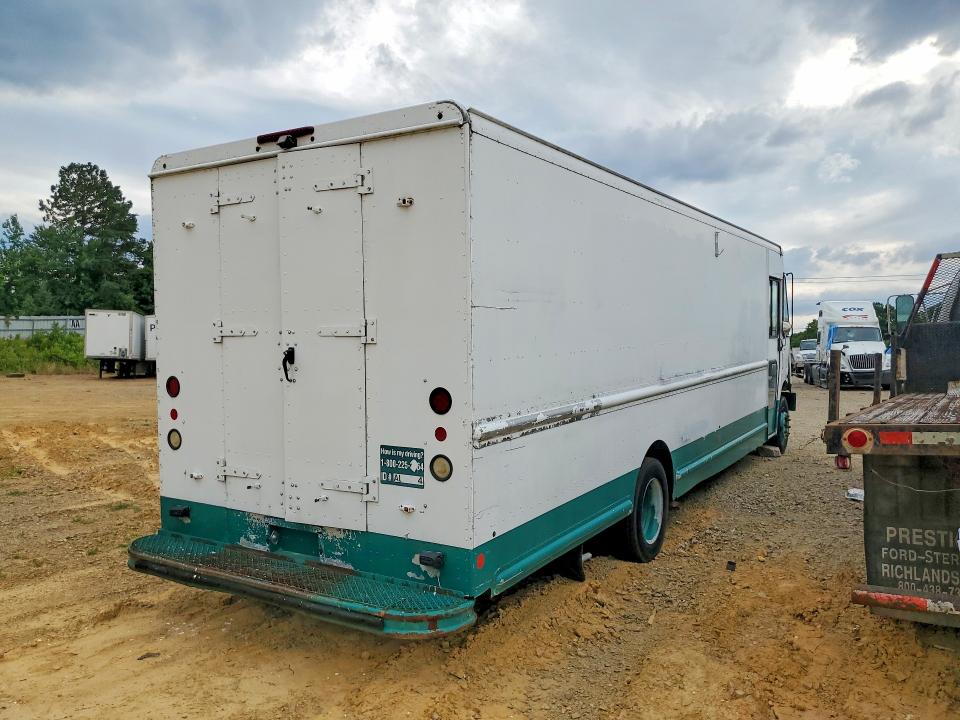 2008 Workhorse W62 VIN 5B4LPG2G283432486 COPART salvage auction — MECHANICAL, Nc - Certificate Of Title (P), sold $1,000 on 2026-07-27 (photo 3)