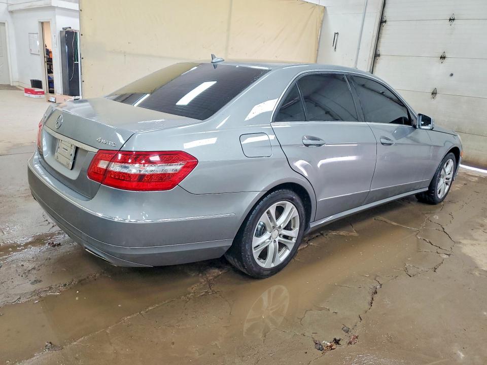 2010 Mercedes-benz E-klasse VIN WDDHF9AB2AA171646 COPART salvage auction — MINOR DENT/SCRATCHES, Mi - Certificate Of Title, sold $950 on 2026-08-12 (photo 3)
