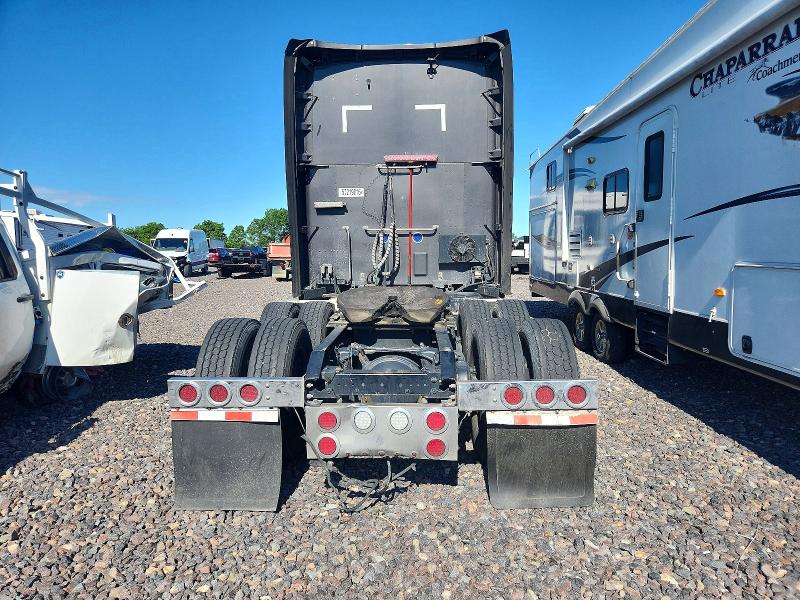 2019 Kenworth Construction VIN 1XKYDP9X5KJ229209 COPART salvage auction — MINOR DENT/SCRATCHES, FL - CERTIFICATE OF TITLE, sold $6,000 on 2026-07-28 (photo 6)