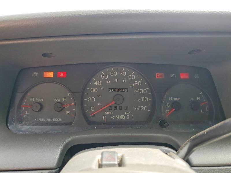 2004 Mercury Grand marquis VIN 2MEFM75W54X640571 COPART salvage auction — FRONT END, GA - CERT OF TITLE-SALVAGE, sold $300 on 2026-07-10 (photo 9)