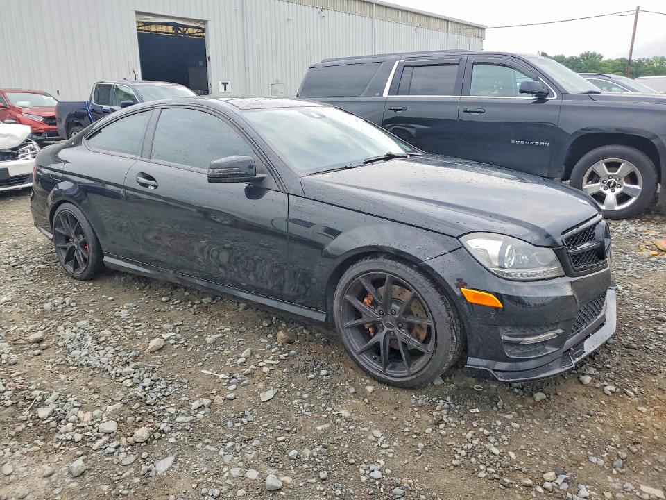 2013 Mercedes-benz C-klasse VIN WDDGJ8JB4DG050073 COPART salvage auction — REAR END, Nj - Cert Of Title-Salvage, sold $225 on 2026-07-29 (photo 4)