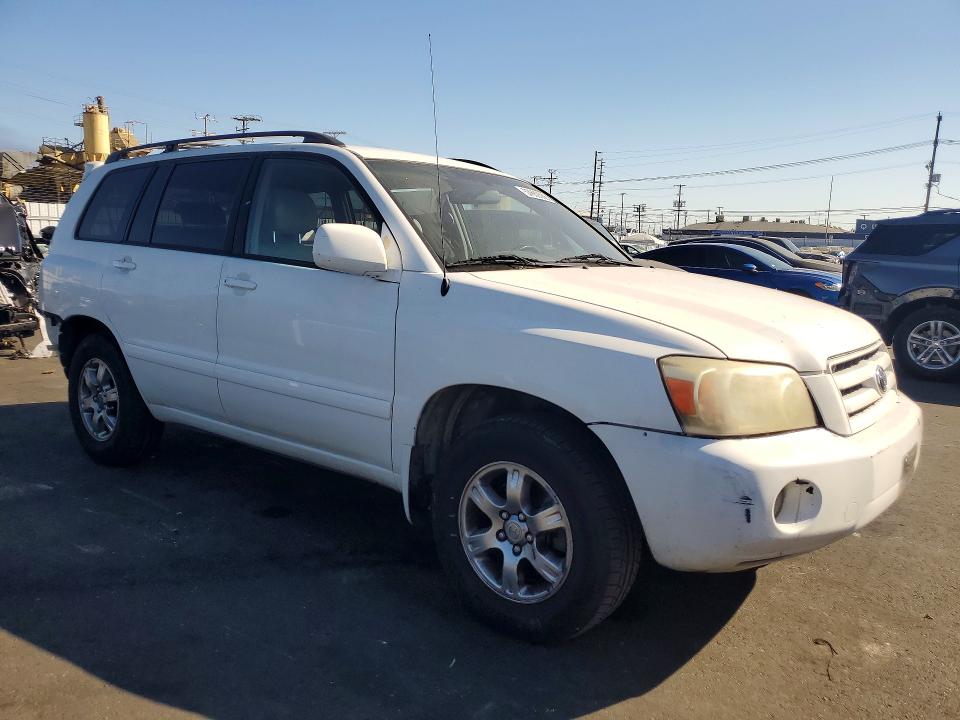 2004 Toyota Highlander VIN JTEDP21A340034824 COPART salvage auction — REAR END, CA - SALVAGE CERTIFICATE, sold $925 on 2026-07-15 (photo 4)