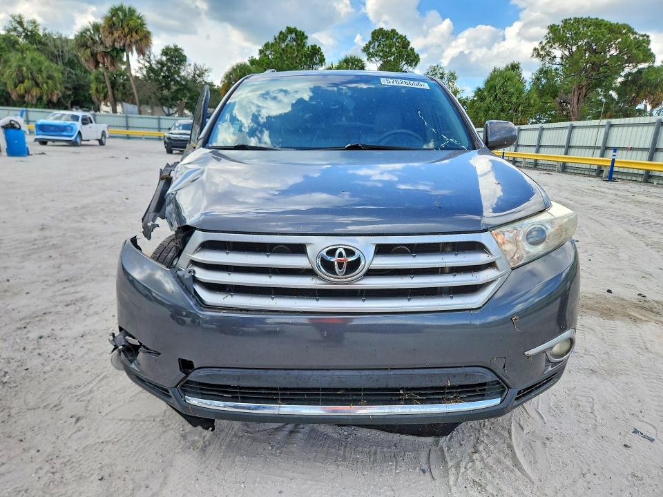 2012 Toyota Highlander VIN 5TDZK3EHXCS078837 COPART salvage auction — WATER/FLOOD, Fl - Cert Of Title Slvg Rebuildable, sold $1,100 on 2026-07-15 (photo 5)