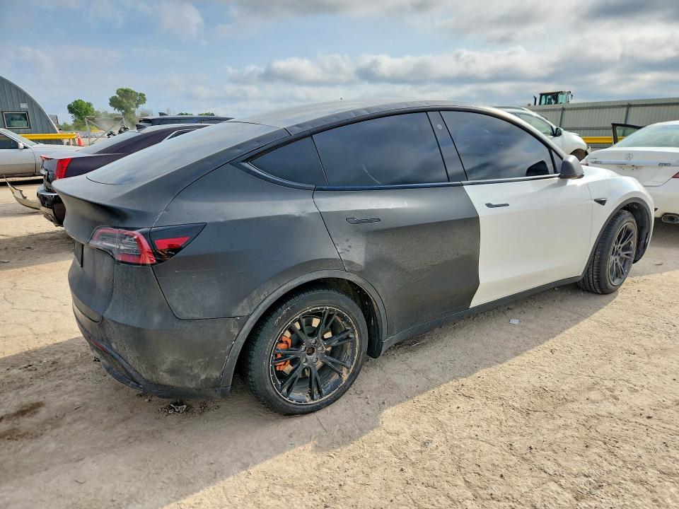 2021 Tesla Model y VIN 5YJYGDED5MF192833 COPART salvage auction — HAIL, Fl - Cert Of Title Slvg Rebuildable, sold $4,950 on 2026-07-13 (photo 3)