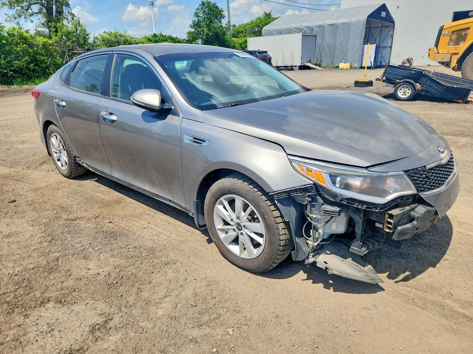 2016 Kia Optima VIN 5XXGT4L33GG075450 COPART salvage auction — FRONT END, Qc - Gravement Accidente, sold $350 on 2026-07-21 (photo 4)