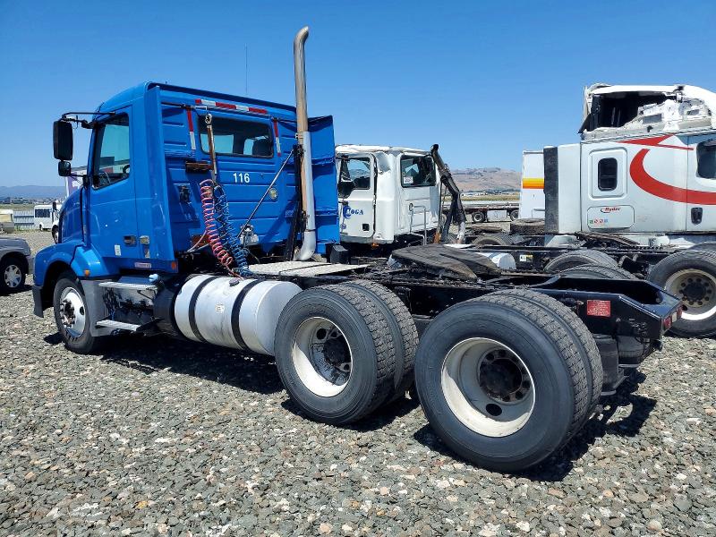 2011 Volvo Vnl VIN 4V4NC9DFXBN535654 COPART salvage auction — MINOR DENT/SCRATCHES, Ca - Certificate Of Title (P), sold $1,600 on 2026-07-07 (photo 3)