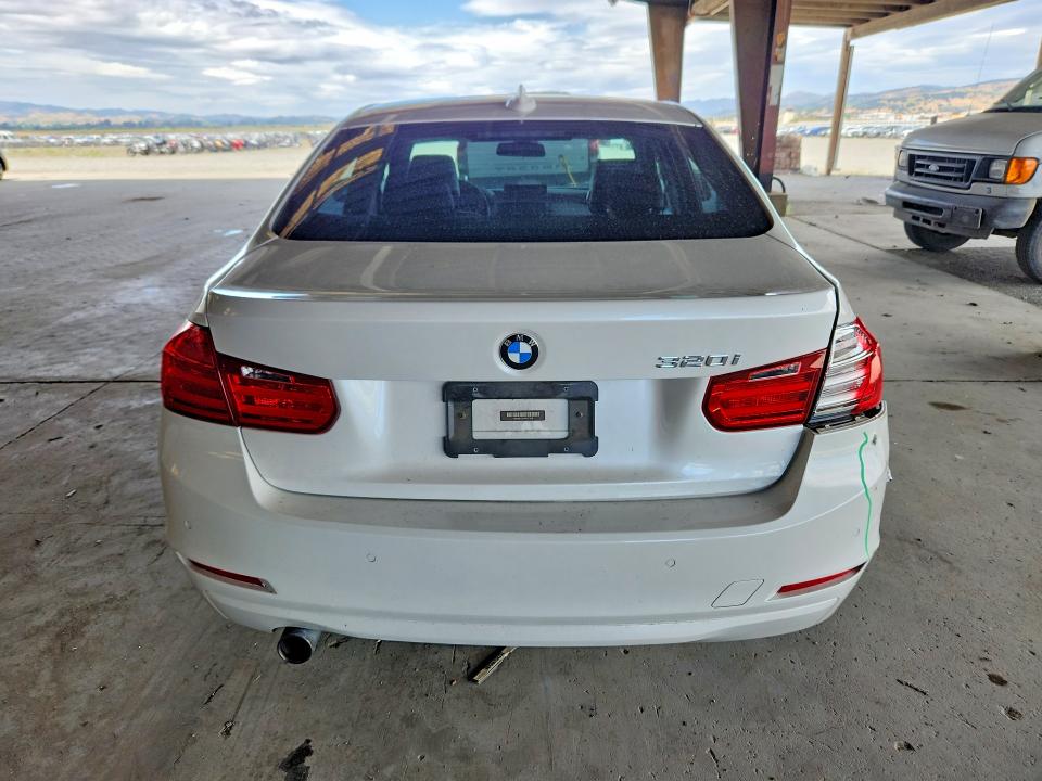 2015 BMW 3er VIN WBA3B1C55FK137028 COPART salvage auction — REAR END, CA - SALVAGE CERTIFICATE, sold $900 on 2026-07-30 (photo 6)