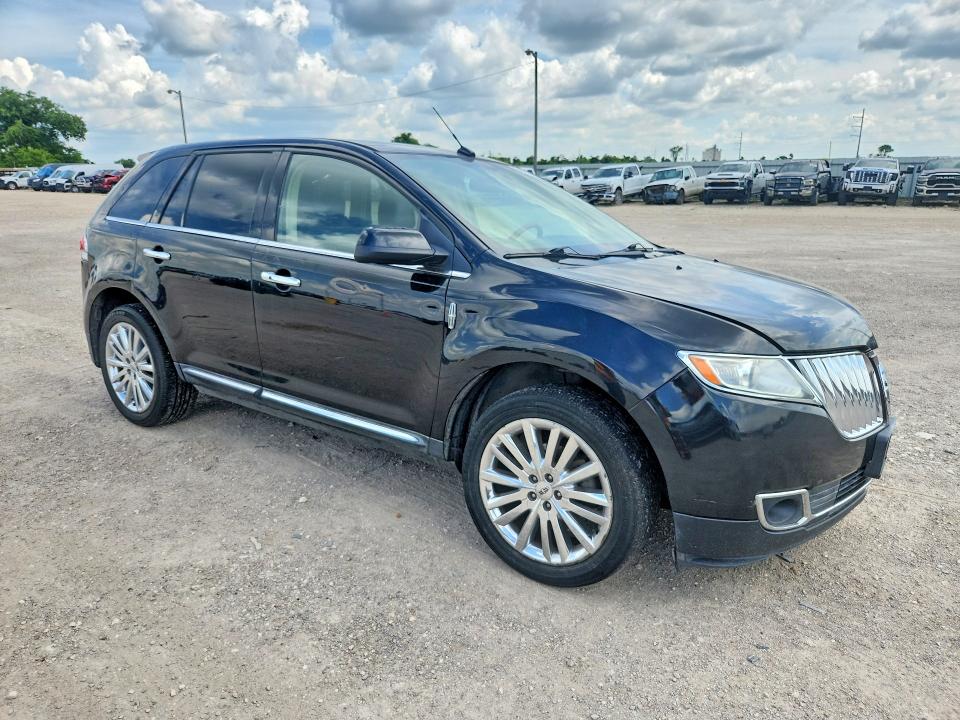 2011 Lincoln Mkx VIN 2LMDJ6JK9BBJ22889 COPART salvage auction — SIDE, Tx - Salvage Vehicle Title, sold $825 on 2026-07-08 (photo 4)