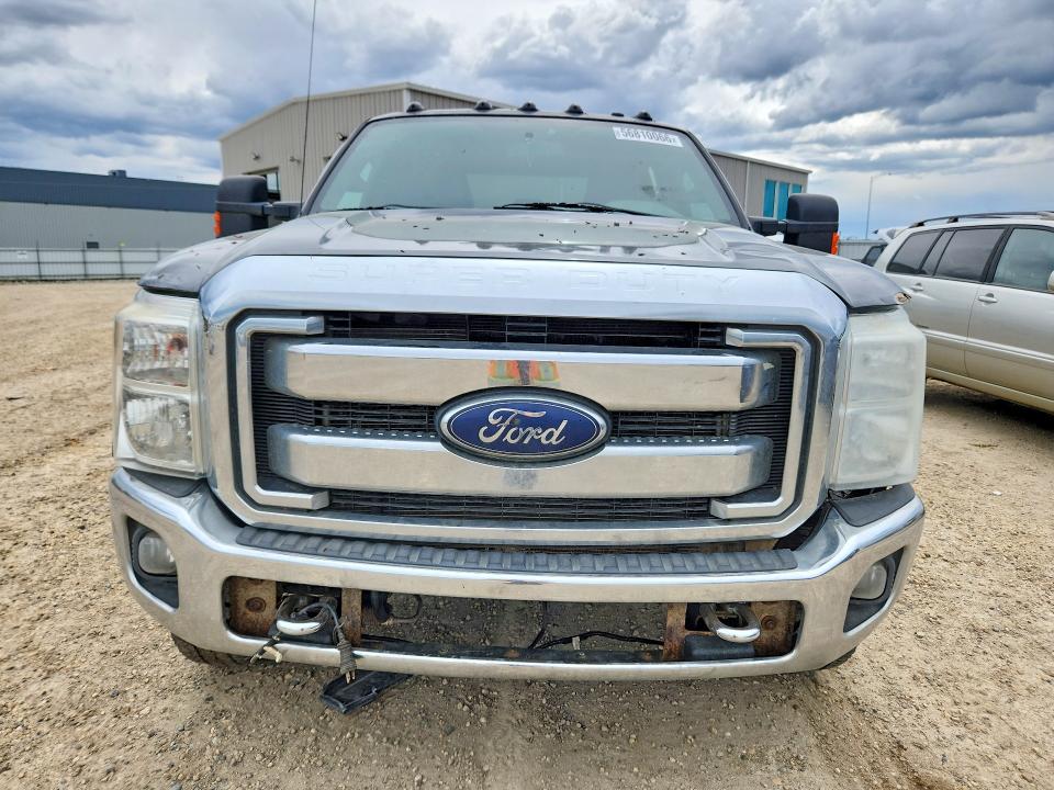 2011 Ford F-350 super duty VIN 1FT8W3DT1BEB63950 COPART salvage auction — SIDE, Ab - Bos - Salvage, sold $7,100 on 2026-07-09 (photo 5)