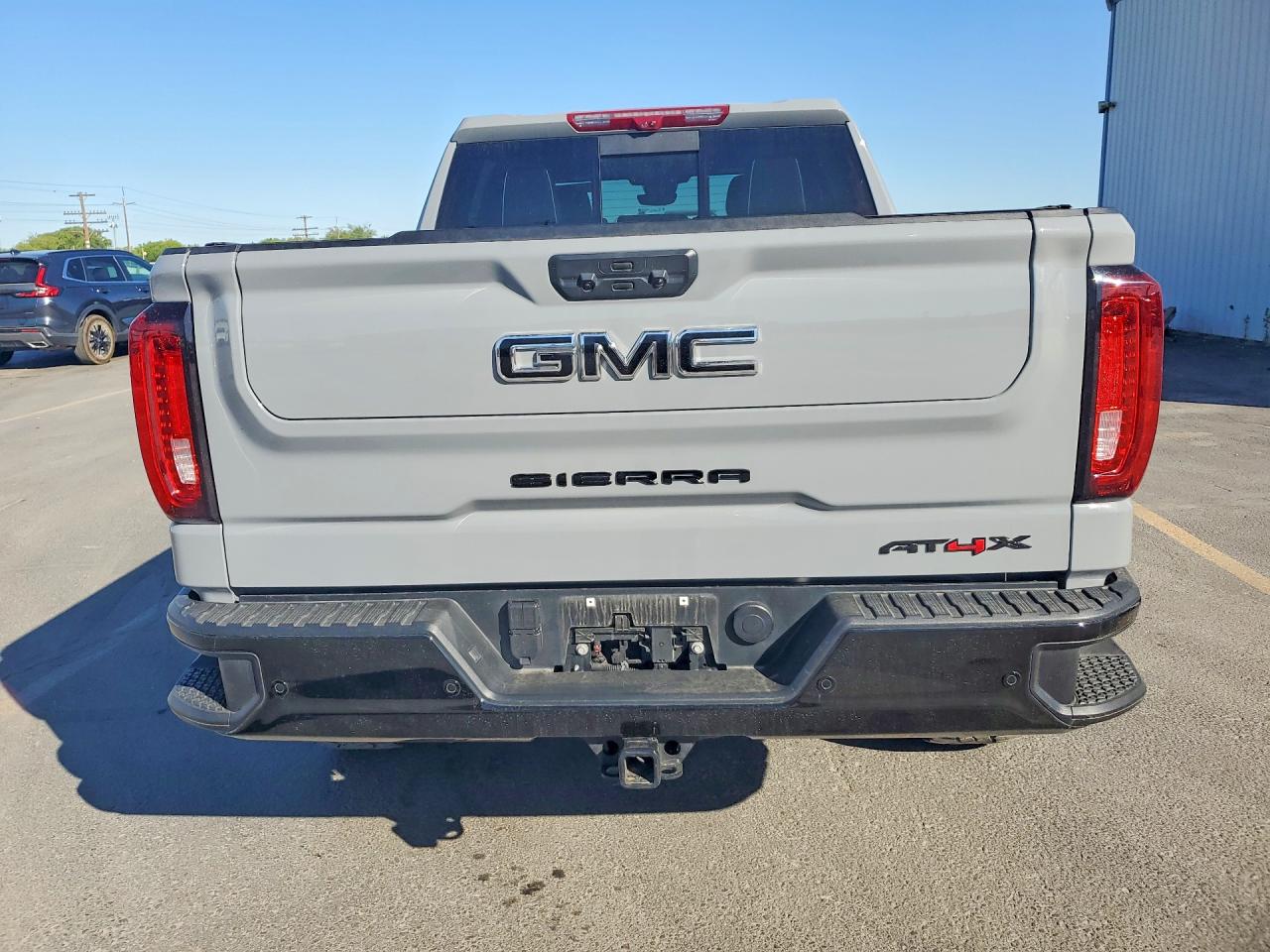 2025 GMC Sierra VIN 3GTUUFE80SG271274 COPART salvage auction — Minor Dent/Scratches, ID - SALVAGE CERTIFICATE OF TITLE, sold $53,500 on 2026-07-02 (photo 6)