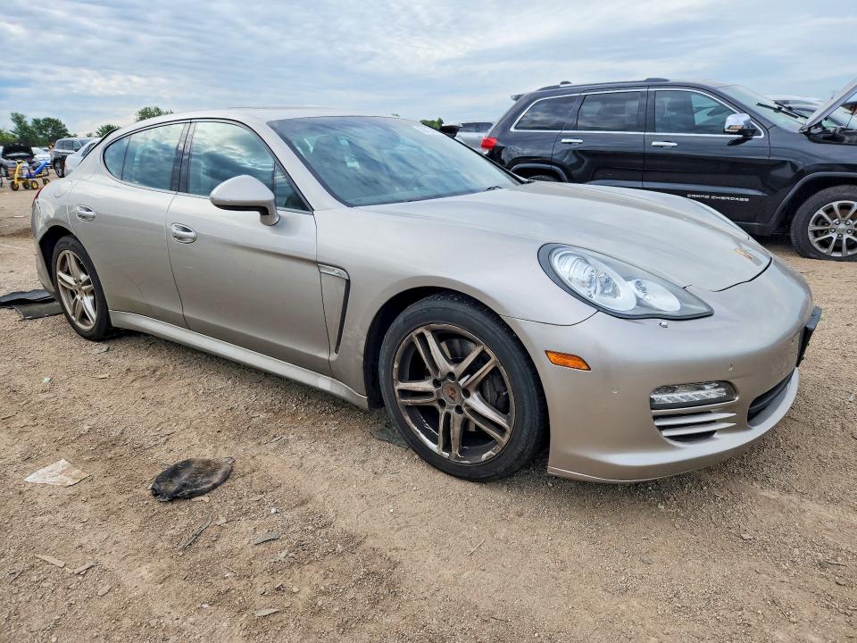 2013 Porsche Panamera VIN WP0AA2A74DL017381 COPART salvage auction — REAR END, Il - Salvage Certificate, sold $4,300 on 2026-08-18 (photo 4)