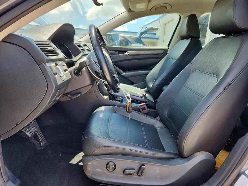 2017 Volkswagen Passat VIN 1VWDT7A30HC084743 COPART salvage auction — NORMAL WEAR, FL - CERTIFICATE OF TITLE, sold $4,200 on 2026-07-07 (photo 7)