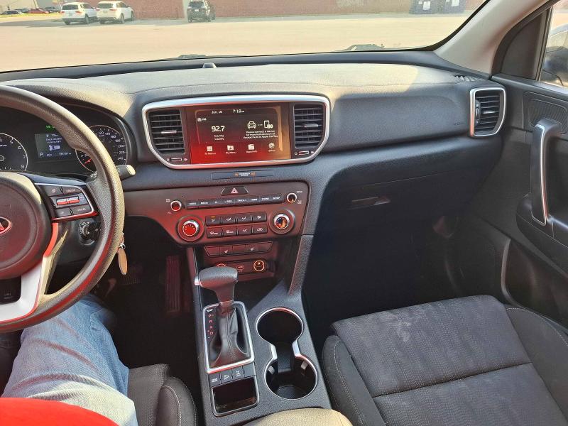 2020 Kia Sportage VIN KNDPMCACXL7759053 COPART salvage auction — NORMAL WEAR, On - Permit No Brand - Unfit (P), sold $7,800 on 2026-07-03 (photo 9)