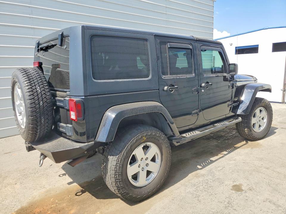 2007 Jeep Wrangler / VIN 1J4GA59177L196381 COPART salvage auction — MINOR DENT/SCRATCHES, Ca - Dis/Dlr/Exp Only Clean Title, sold $3,100 on 2026-07-07 (photo 3)