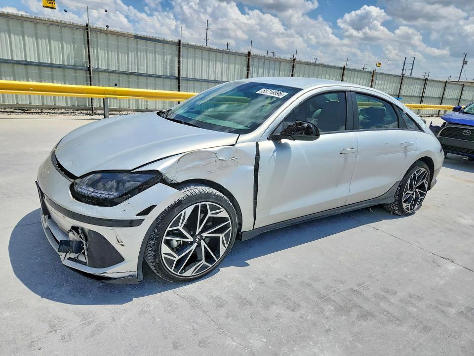 2024 Hyundai Ioniq 6 VIN KMHM34AA6RA075196 — COPART salvage auction photo
