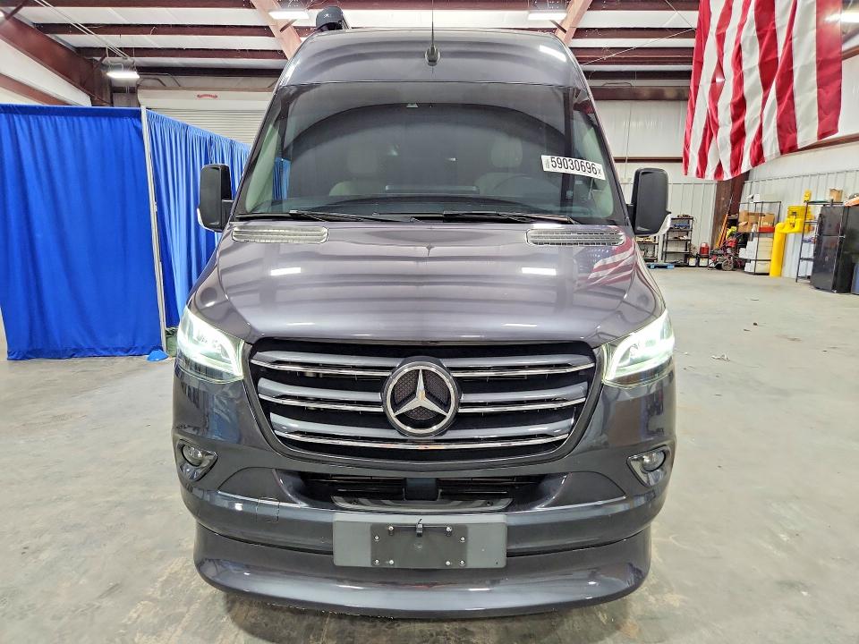 2022 Mercedes-benz Sprinter VIN W1X8ED3Y5NT102302 COPART salvage auction — MINOR DENT/SCRATCHES, Sc - Certificate Of Title (P), sold $96,500 on 2026-07-17 (photo 5)