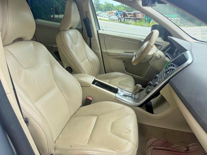 2012 Volvo Xc60 VIN YV4940DZ4C2317578 COPART salvage auction — NORMAL WEAR, Nc - Dealer Only Clean Title (P), sold $475 on 2026-07-09 (photo 5)