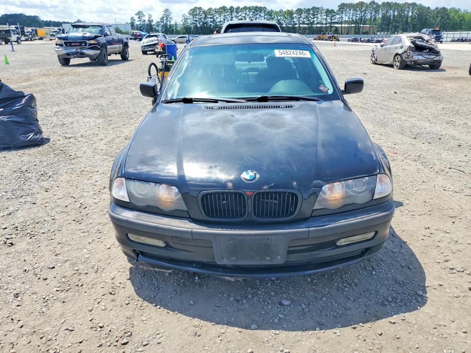 2001 BMW 3 series VIN WBAAV33441FU84028 COPART salvage auction — FRONT END, NC - SALVAGE CERTIFICATE OF TITLE, sold $250 on 2026-08-10 (photo 5)