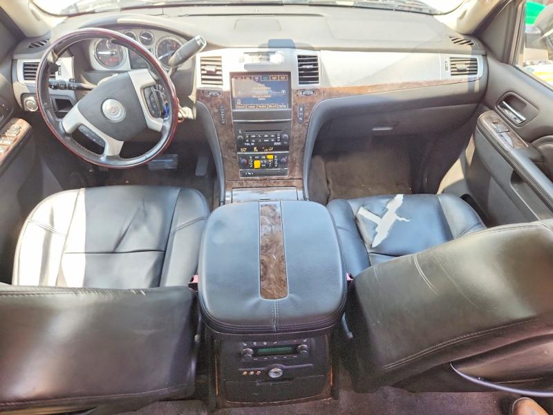 2011 Cadillac Escalade VIN 1GYS4BEF8BR139002 COPART salvage auction — NORMAL WEAR, Tx - Certificate Of Title, sold $1,100 on 2026-07-02 (photo 8)