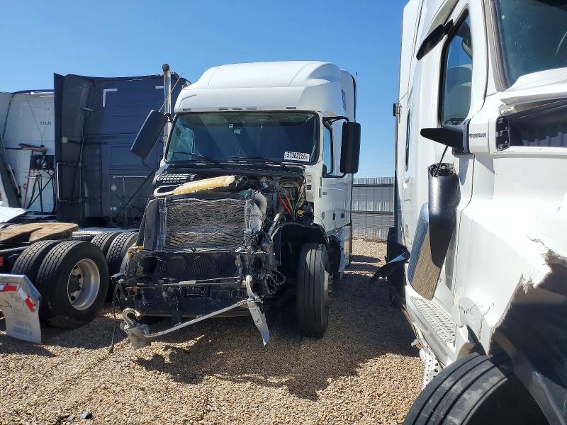 2023 Volvo Vnl VIN 4V4NC9EH8PN334892 COPART salvage auction — FRONT END, AZ - CERT OF TITLE - SALVAGE, sold $150 on 2026-07-12 (photo 2)