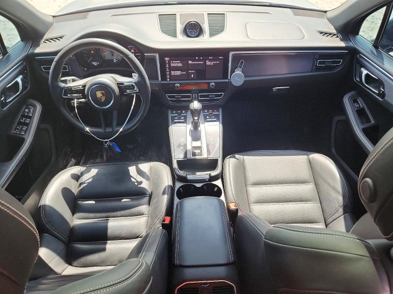 2022 Porsche Macan VIN WP1AF2A5XNLB31451 COPART salvage auction — SIDE, Tx - Salvage Vehicle Title, sold $35,000 on 2026-08-06 (photo 8)