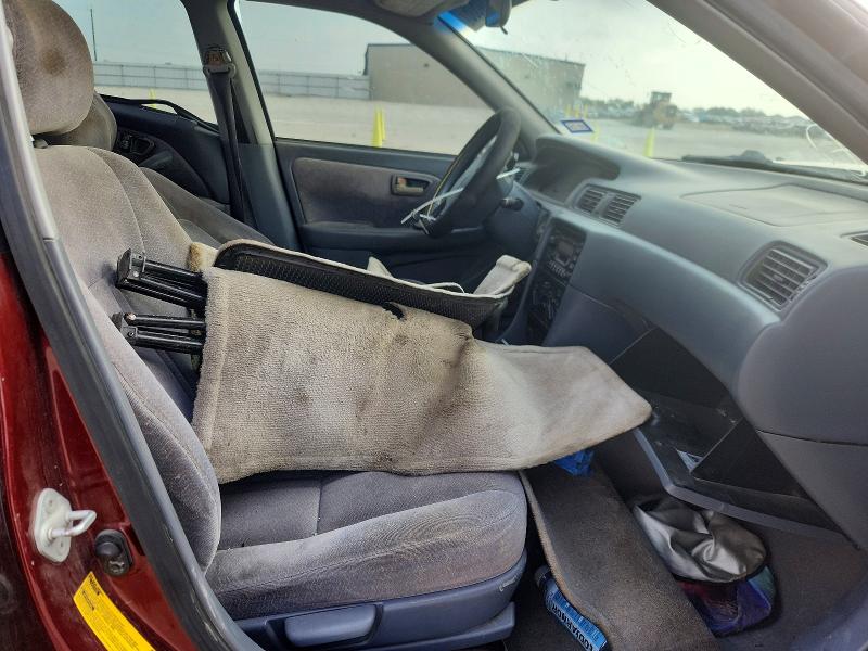 1999 Toyota Camry VIN 4T1BG28K4XU443000 COPART salvage auction — REAR END, TX - SALVAGE VEHICLE TITLE, sold $40 on 2026-07-09 (photo 7)
