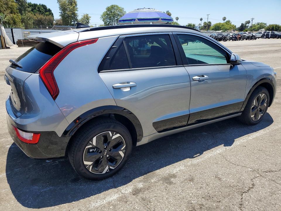 2025 Kia Niro VIN KNDCR3L18S5145429 COPART salvage auction — PARTIAL REPAIR, Ca - Dis/Dlr/Exp Only Clean Title, sold $17,700 on 2026-07-15 (photo 3)