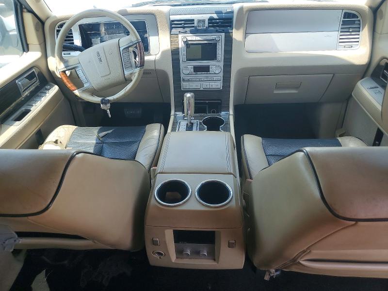 2009 Lincoln Navigator VIN 5LMFU275X9LJ00820 COPART salvage auction — VANDALISM, Sc - Cert Of Title-Salvage, sold $650 on 2026-07-20 (photo 8)