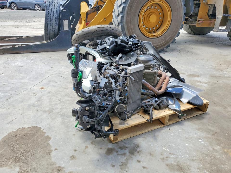 2022 Kawasaki Ex650 VIN ML5EXEM16NDA65496 COPART salvage auction — ALL OVER, Va - Cert Of Title - Salvage, sold $200 on 2026-07-02 (photo 2)