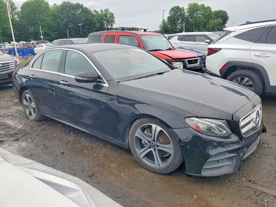 2018 Mercedes-benz E-klasse VIN WDDZF4JB5JA382640 COPART salvage auction — UNDERCARRIAGE, Tx - Certificate Of Title (P), sold $9,100 on 2026-07-23 (photo 4)