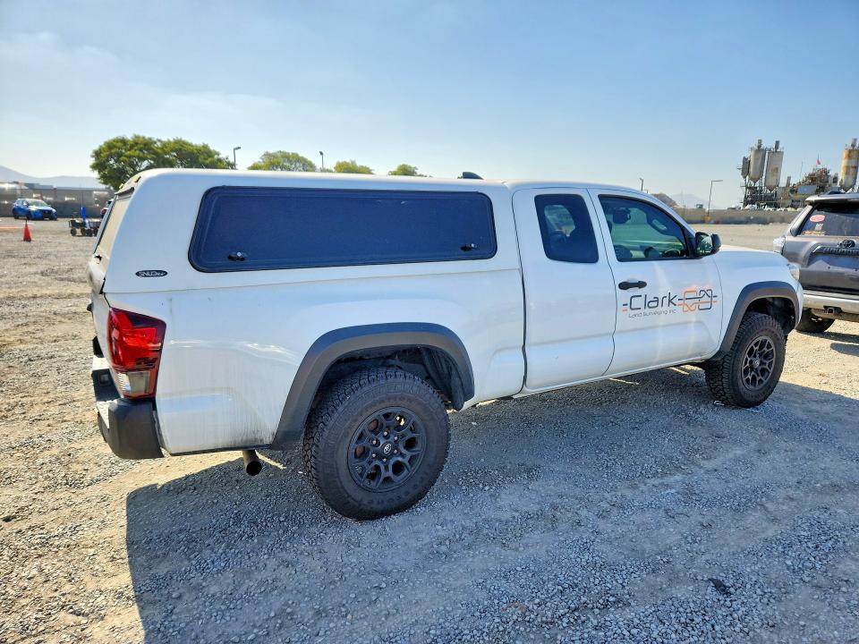 2020 Toyota Tacoma VIN 5TFSZ5AN8LX218320 COPART salvage auction — MINOR DENT/SCRATCHES, CO - DIS/DLR/EXP ONLY CLEAN TITLE (P), sold $9,300 on 2026-07-17 (photo 3)