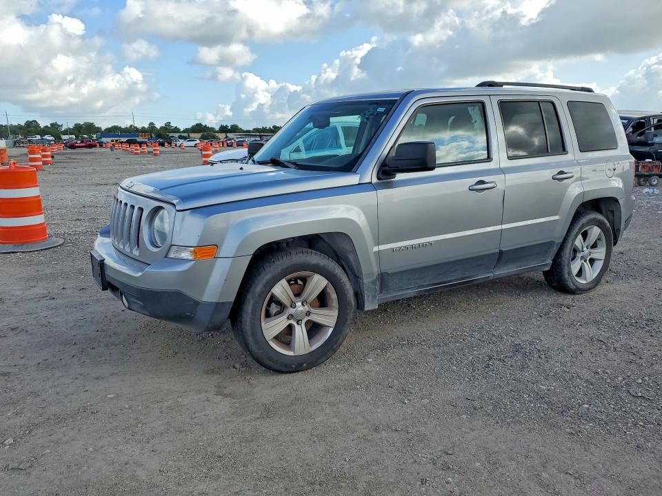 2016 Jeep Liberty (patriot) VIN 1C4NJPFAXGD698115 COPART salvage auction — MINOR DENT/SCRATCHES, Tx - Certificate Of Title, sold $700 on 2026-07-02 (photo 1)