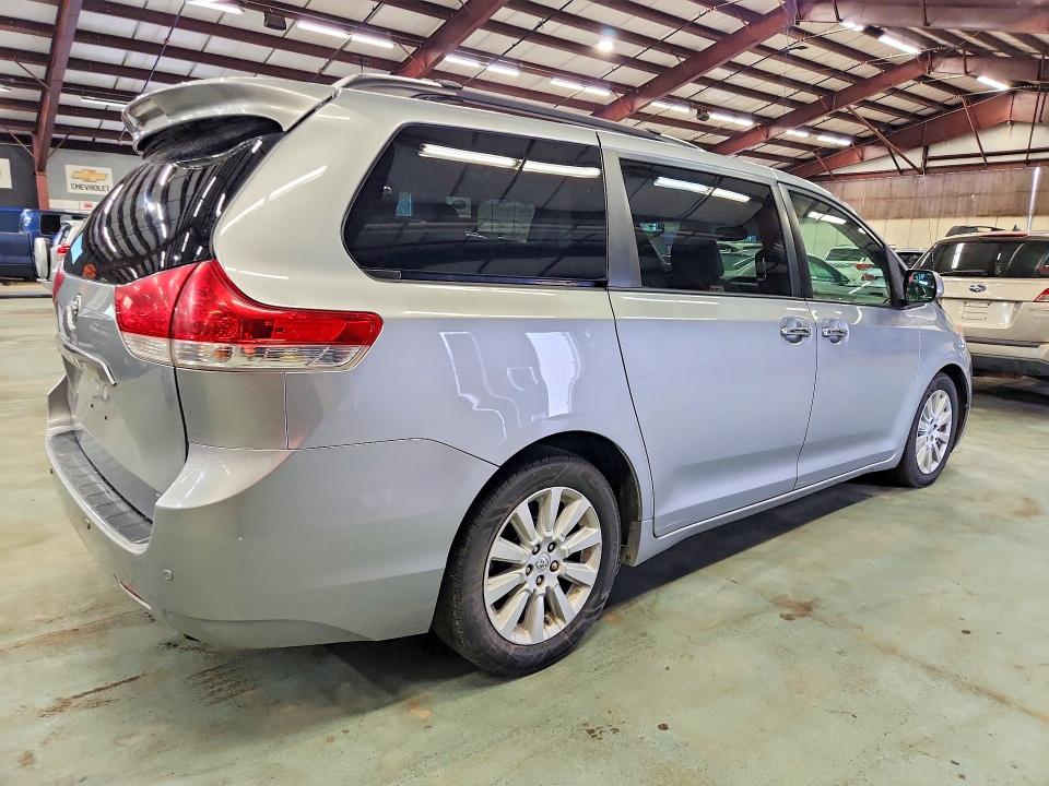 2014 Toyota VIN 5TDDK3DC0ES090711 COPART salvage auction — MINOR DENT/SCRATCHES, Ny - Certificate Of Title (P), sold $4,950 on 2026-07-14 (photo 3)