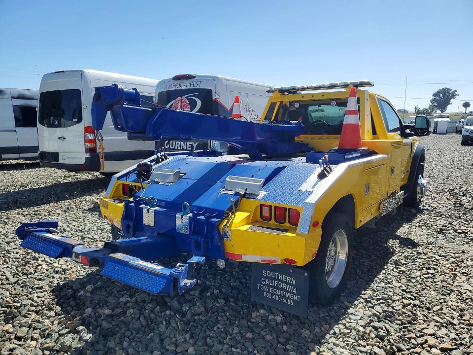 2021 Ford F550 VIN 1FDUF5GTXMDA06640 COPART salvage auction — MINOR DENT/SCRATCHES, CA - DIS/DLR/EXP ONLY CLEAN TITLE, sold $44,750 on 2026-07-30 (photo 3)
