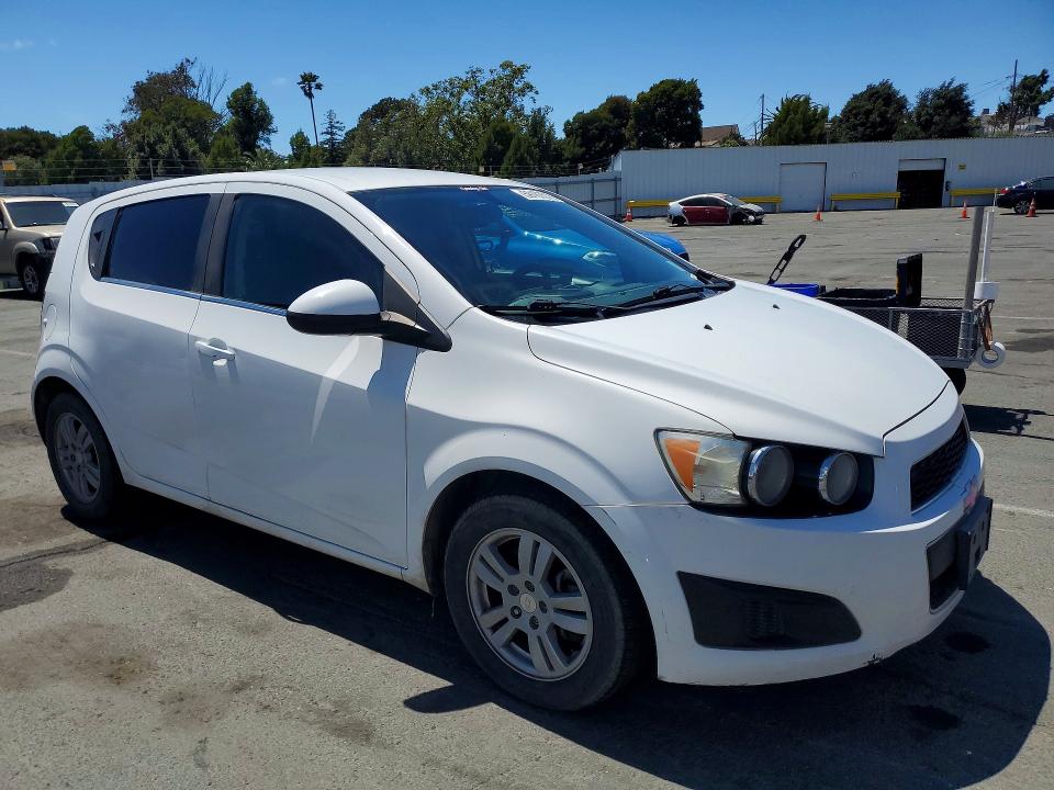 2016 Chevrolet SONIC VIN 1G1JC6SH9G4155658 COPART salvage auction — MINOR DENT/SCRATCHES, Ca - Dis/Dlr/Exp Only Clean Title, sold $550 on 2026-07-10 (photo 4)