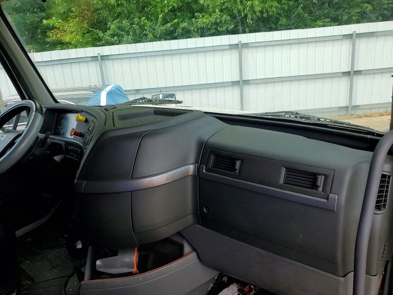 2021 Volvo Vn VIN 4V4NC9EH6MN270511 COPART salvage auction — FRONT END, PA - CERTIFICATE OF SALVAGE (P), sold $23,000 on 2026-07-14 (photo 5)