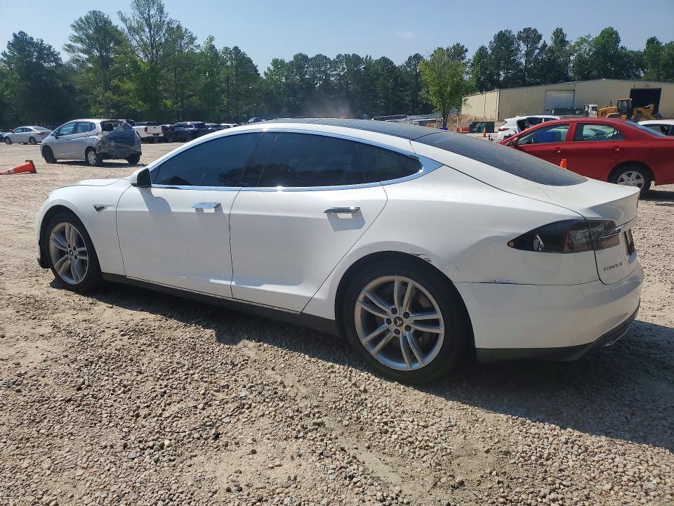 2013 Tesla VIN 5YJSA1AC0DFP10947 COPART salvage auction — SIDE, Mt - Dealer Only Clean Title, sold $825 on 2026-07-31 (photo 2)
