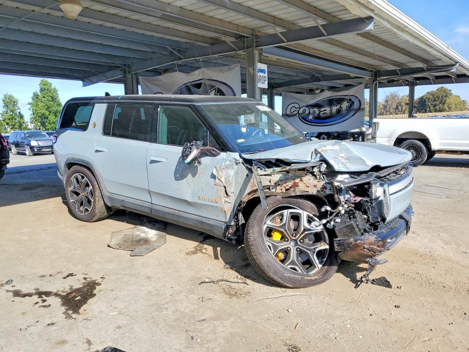 2023 Rivian R1s VIN 7PDSGABA2PN004010 COPART salvage auction — FRONT END, Ca - Salvage Certificate, sold $2,000 on 2026-07-21 (photo 4)