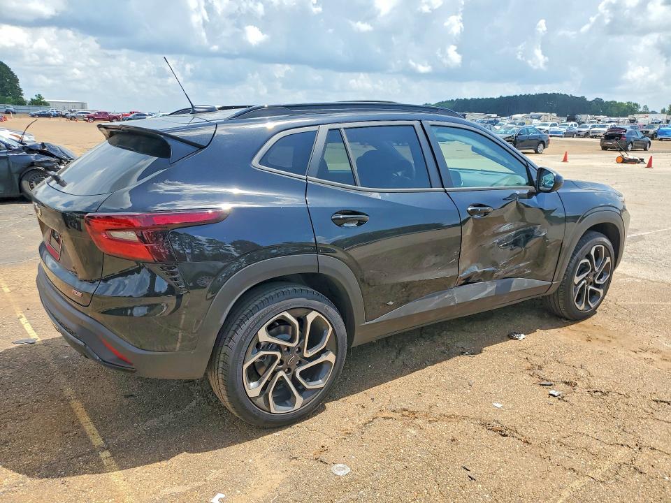 2026 Chevrolet Trax VIN KL77LJEP5TC117042 COPART salvage auction — SIDE, Tx - Salvage Vehicle Title, sold $11,300 on 2026-07-13 (photo 3)