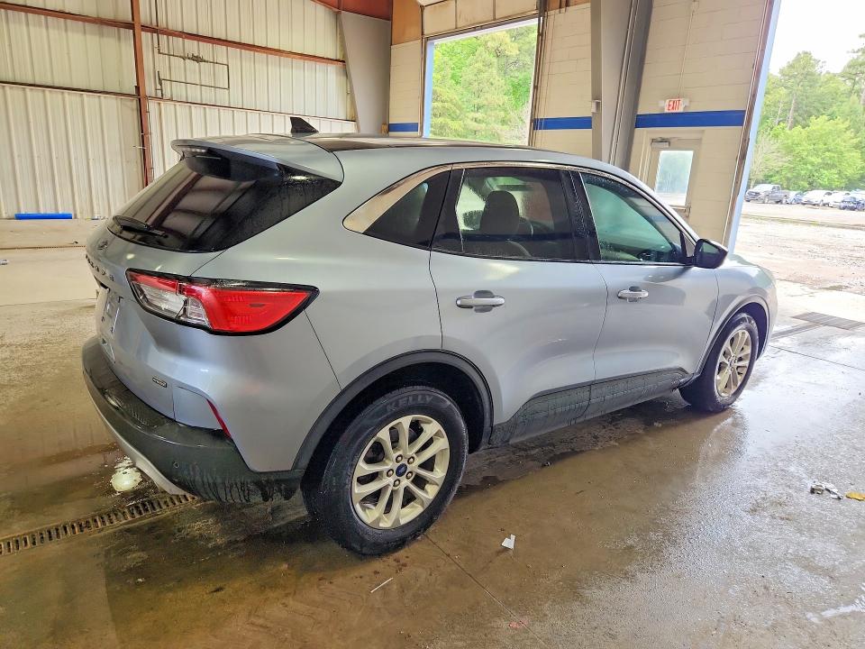 2022 Ford Escape VIN 1FMCU0BZ0NUA71563 COPART salvage auction — MECHANICAL, VA - CERTIFICATE OF TITLE, sold $4,550 on 2026-07-09 (photo 3)