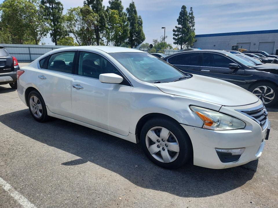 2013 Nissan Altima VIN 1N4AL3AP6DN428372 COPART salvage auction — NORMAL WEAR, Ca - Dis/Dlr/Exp Only Clean Title (P), sold $2,000 on 2026-07-03 (photo 4)