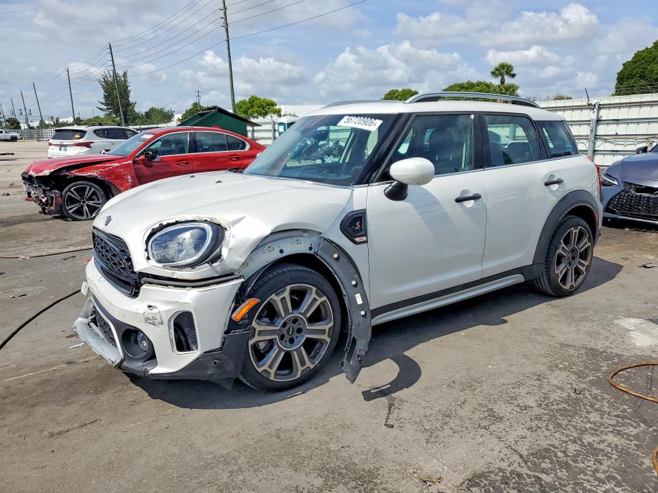 2024 Mini Cooper VIN WMZ53BR0XR3R53614 — COPART salvage auction photo