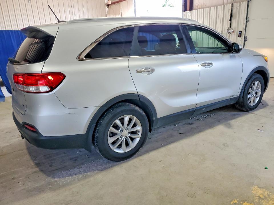 2016 Kia Sorento VIN 5XYPGDA55GG109022 COPART salvage auction — MINOR DENT/SCRATCHES, Wv - Certificate Of Title, sold $3,000 on 2026-07-16 (photo 3)