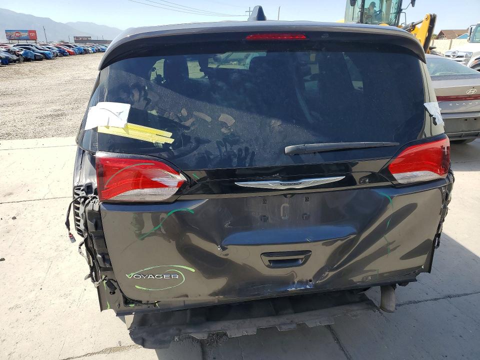2022 Chrysler Voyager VIN 2C4RC1CG7NR229544 COPART salvage auction — REAR END, Ut - Salvage Certificate, sold $2,800 on 2026-08-24 (photo 6)