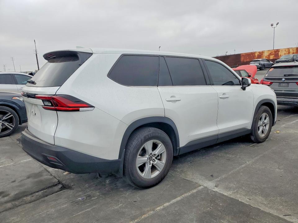 2025 Toyota Highlander VIN 5TDAAAA59SS034665 COPART salvage auction — REAR END, Ca - Salvage Certificate, sold $15,200 on 2026-07-24 (photo 3)