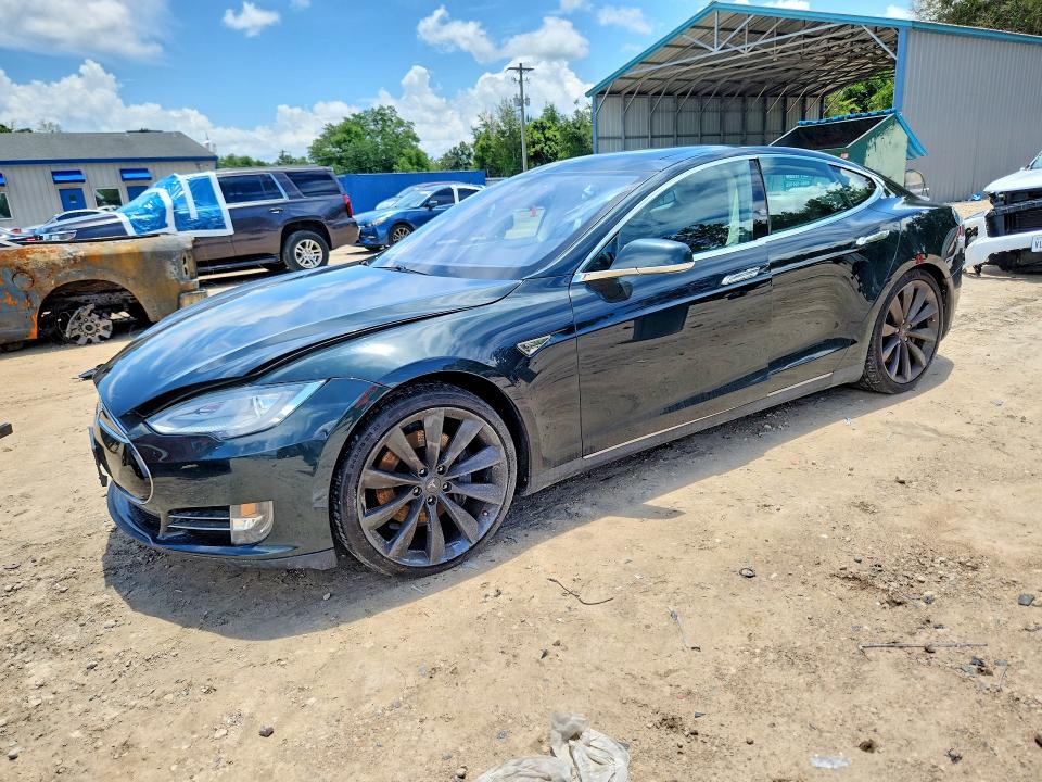 2013 Tesla Model s VIN 5YJSA1CPXDFP10826 COPART salvage auction — MINOR DENT/SCRATCHES, Salvage Title, sold $3,400 on 2026-07-24 (photo 1)