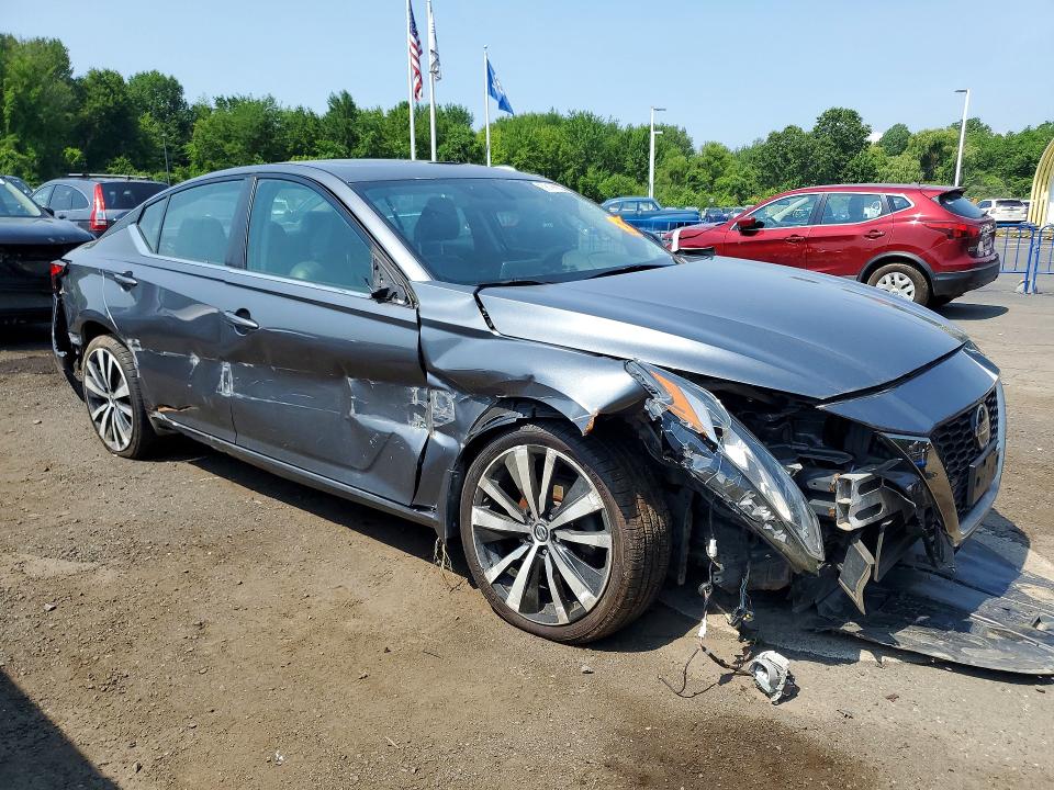 2019 Nissan Altima VIN 1N4BL4CWXKC257567 COPART salvage auction — ALL OVER, Ny - Certificate Of Title (P), sold $3,950 on 2026-07-03 (photo 4)